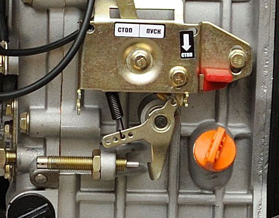 Дизельный генератор Hyundai DHY 6000LE-3  переносной фото